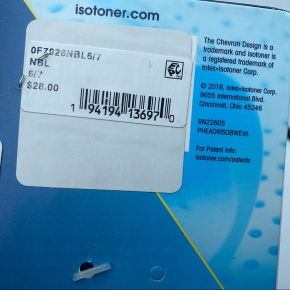 Isotoner Women’s Sweater Becca Slippers Size Small - Picture 6 of 7